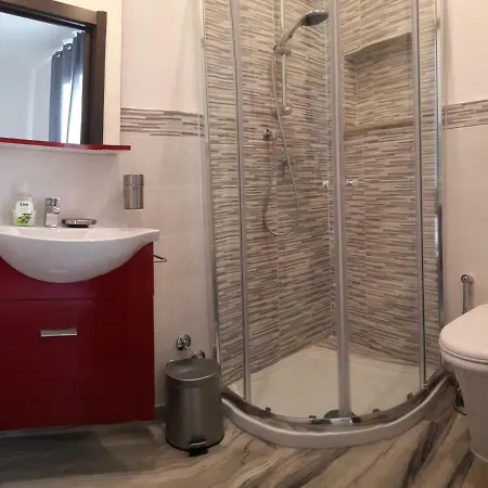 Konukevi Giorgia House 3*